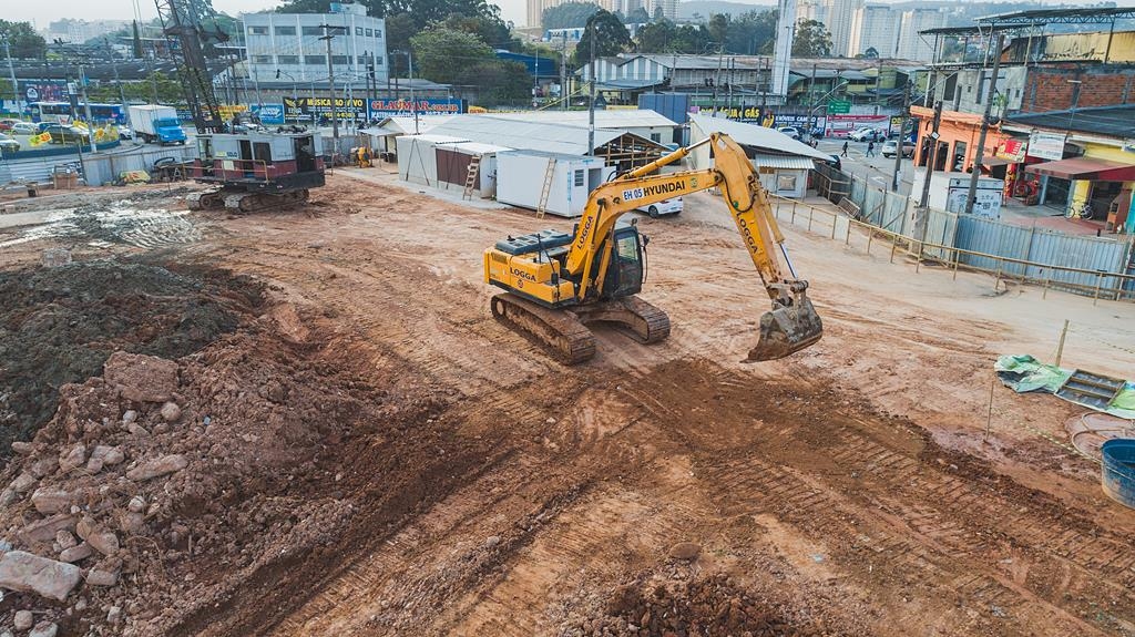 Barueri inicia obras do piscinão do córrego Laranja Azeda 