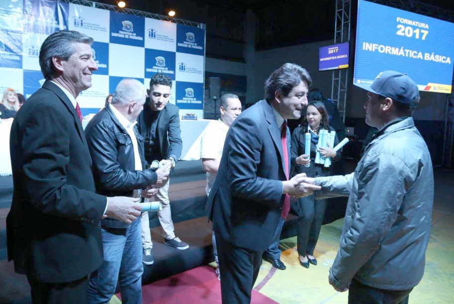 Mais 300 moradores se formam em cursos gratuitos de Parnaíba