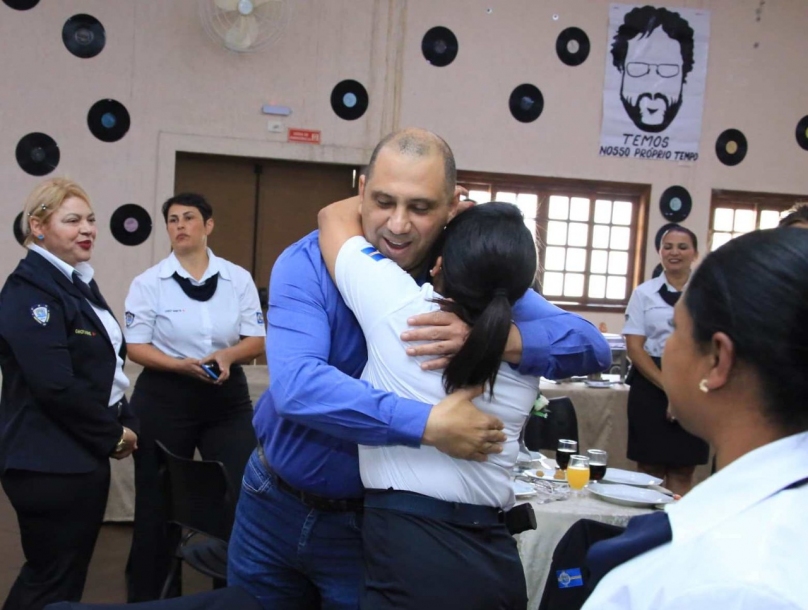 Marcos Tonho homenageia as guardas municipais femininas 
