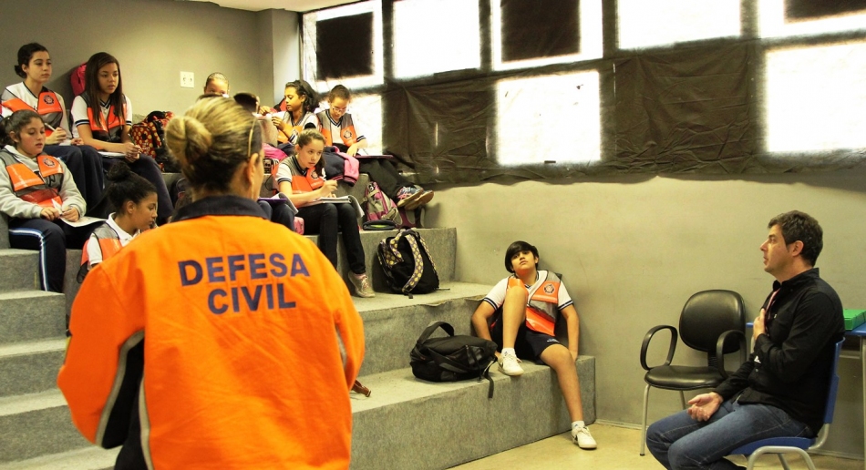 Defesa Civil de Barueri trabalha na formação de agentes mirins 