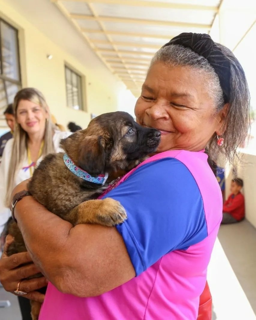 Santana de Parnaíba realiza desfile dos animais aptos para adoção