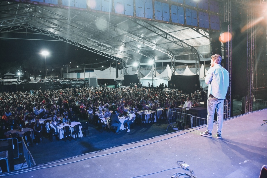 Educação promove homenagem a 1500 profissionais de Cajamar