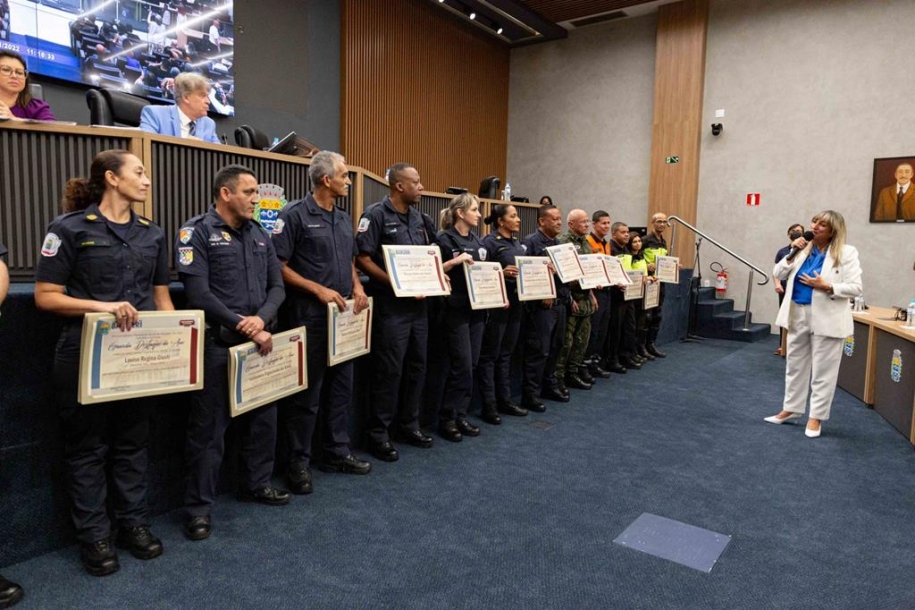 GCM de Barueri recebe homenagem da Câmera Municipal 