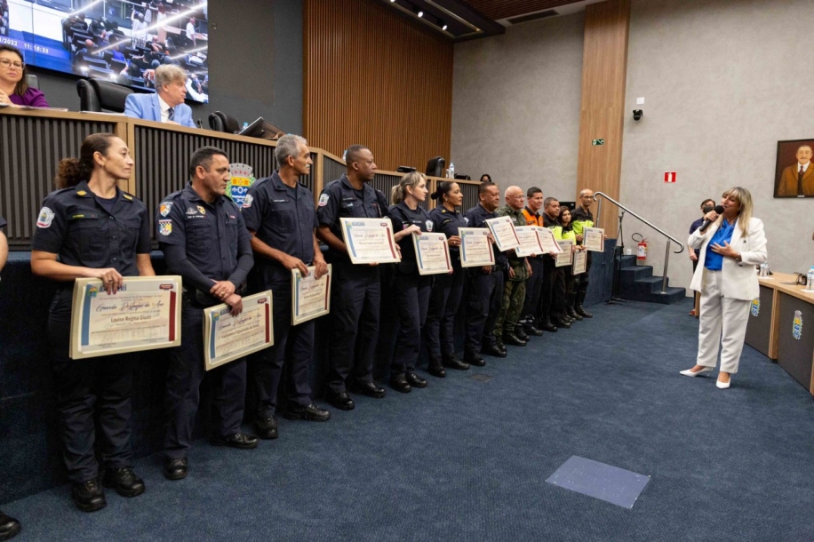 Guarda Municipal de Barueri recebe homenagem da Câmara