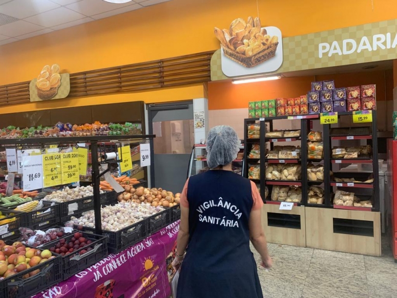 Vigilância Sanitária realiza fiscalização nos mercados de Cajamar