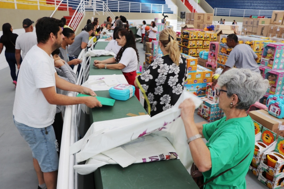 Barueri entregou mais de 50 mil brinquedos de Natal para crianças 