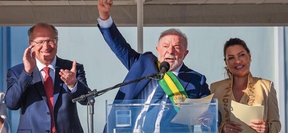 Presidente Lula realiza discurso histórico no Palácio do Planalto