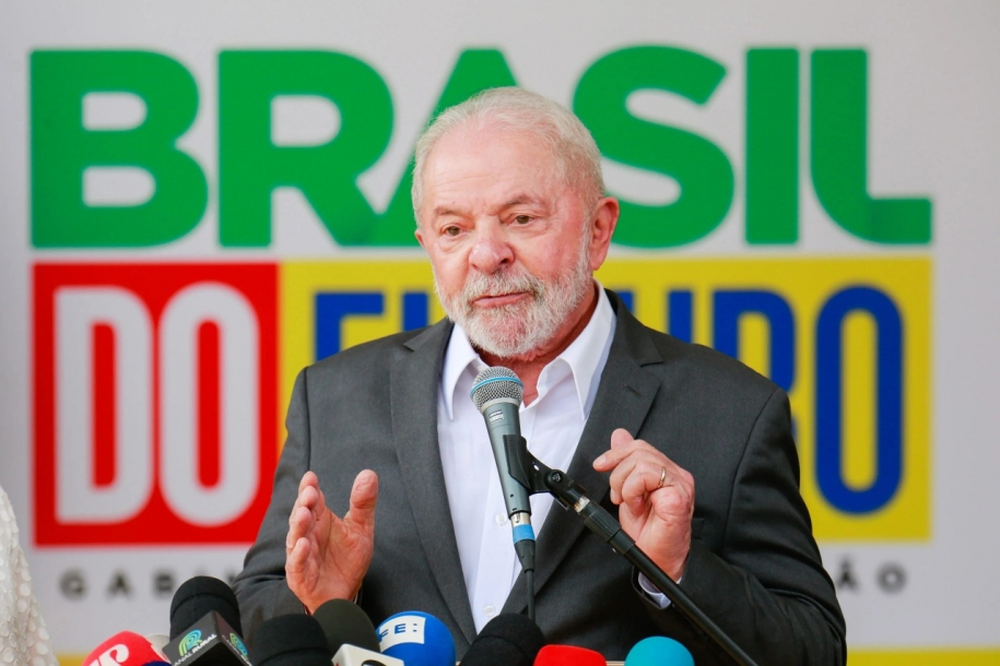 Lula pede rigorosa punição aos invasores da sede dos poderes