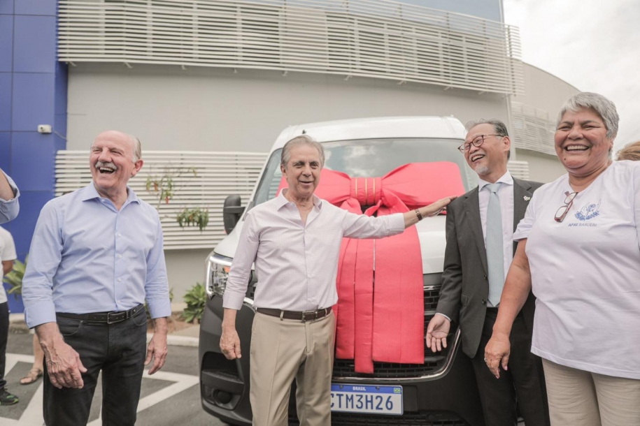 APAE Barueri recebe vans adaptadas doadas pelo Governo do Japão