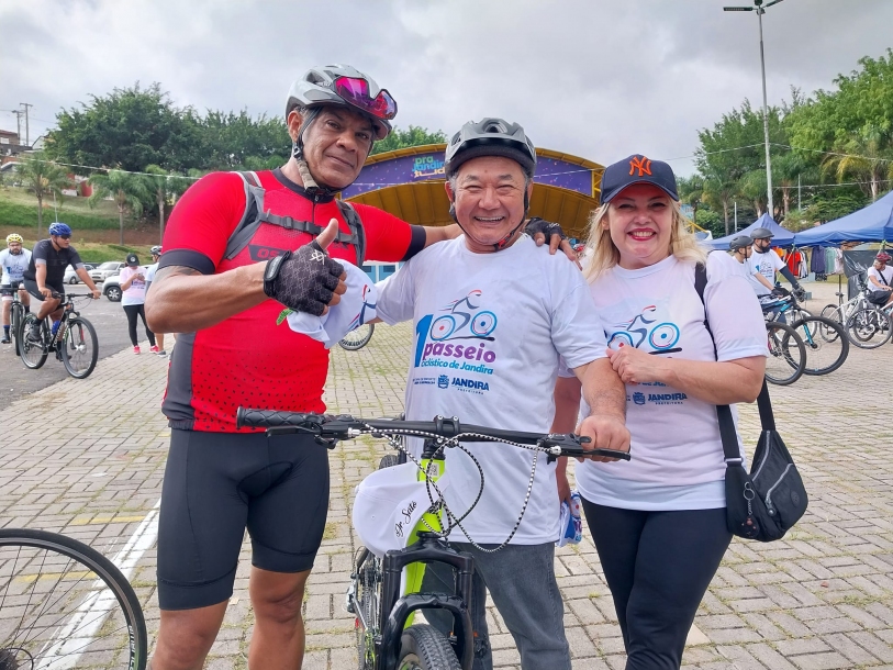 Doutor Sato prestigia 1º Passeio de Ciclístico em Jandira 
