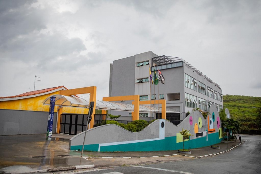 Rubens Furlan realiza a entrega de mais 4 escolas reformadas em Barueri 