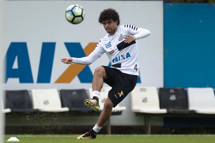 Para espantar seca de gols, Santos treina finalizações e cruzamentos