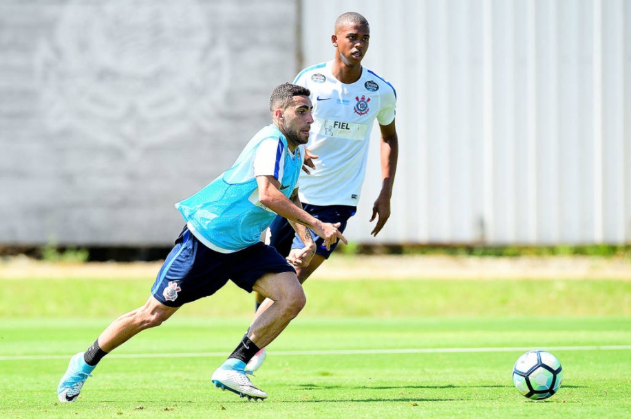 Gabriel vê o Corinthians como time a ser estudado e batido no Brasil