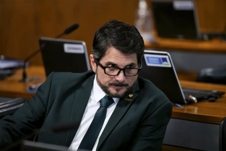 Marcos do Val afirma que Daniel Silveira propôs golpe