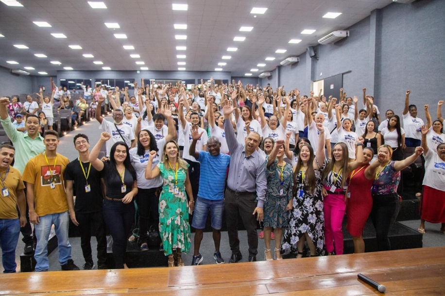 Marcos Tonho promove palestra para 400 integrantes do Projeto Crescer