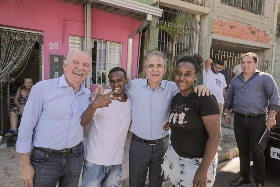 Furlan e Piteri visitam casas reformadas pelo Programa Morar Bem