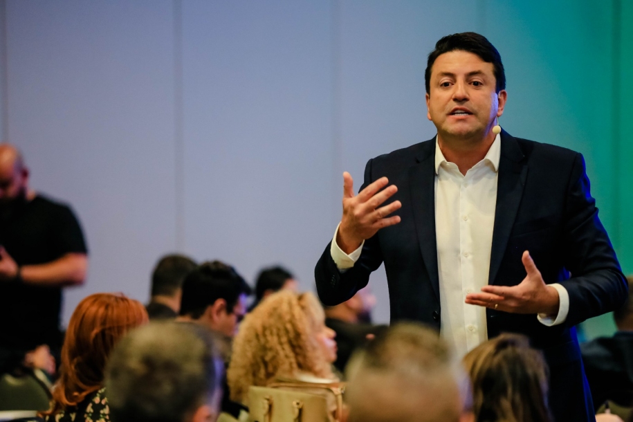 Elvis Cezar quer transformar Governo 360 em modelo de resultados no país