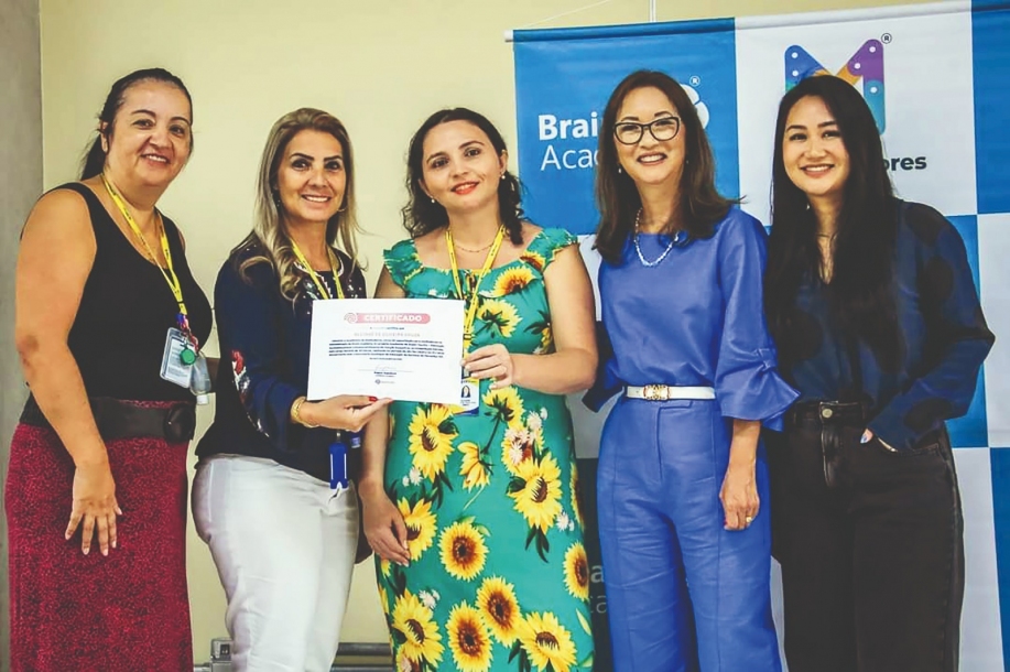 Professores de Parnaíba recebem certificado de curso de inteligência emocional 