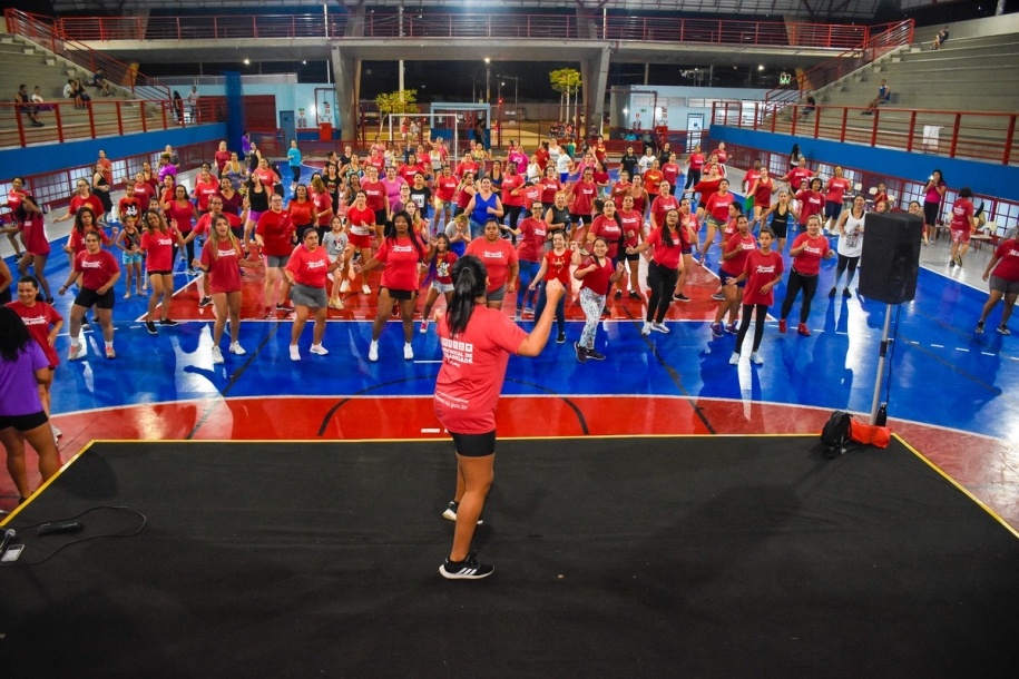 300 mulheres participam de Aulão de ritmos no Polvilho