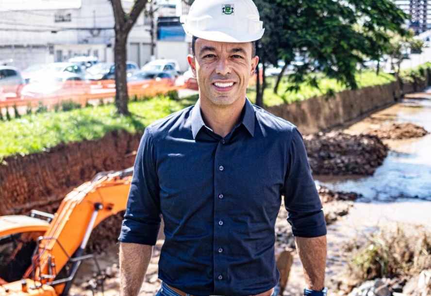 Rogério Lins acompanha obras de drenagem na Região Central