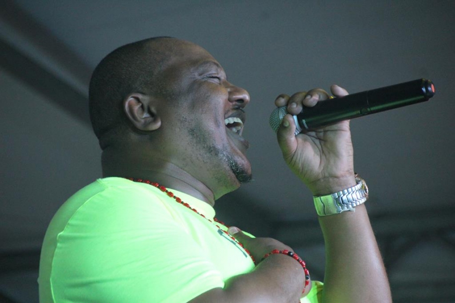 Palcos espalhados pela cidade celebram os 74 anos de Barueri