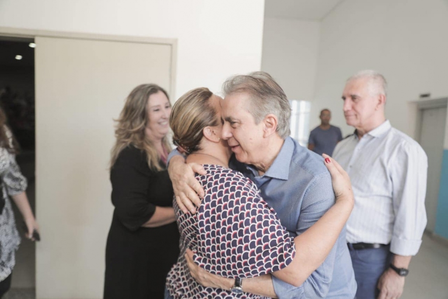 Furlan troca Secretário de Saúde e reúne com profissionais das UBSs 