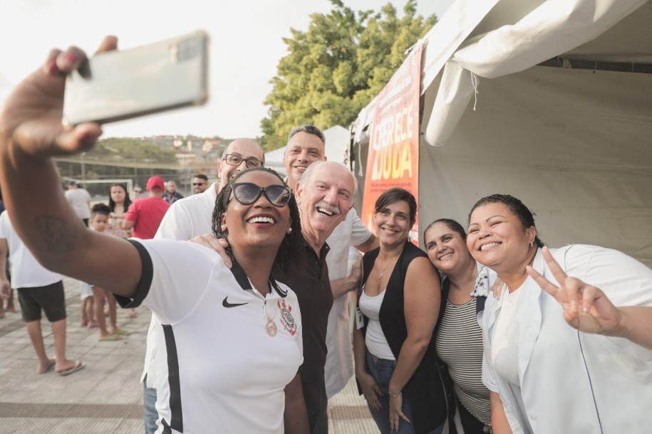 Beto Piteri prestigia shows em comemoração aos 74 anos de Barueri 