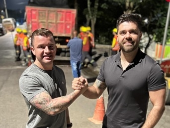 Prefeito Danilo Joan vistoria Operação Tapa-Buraco em Cajamar 