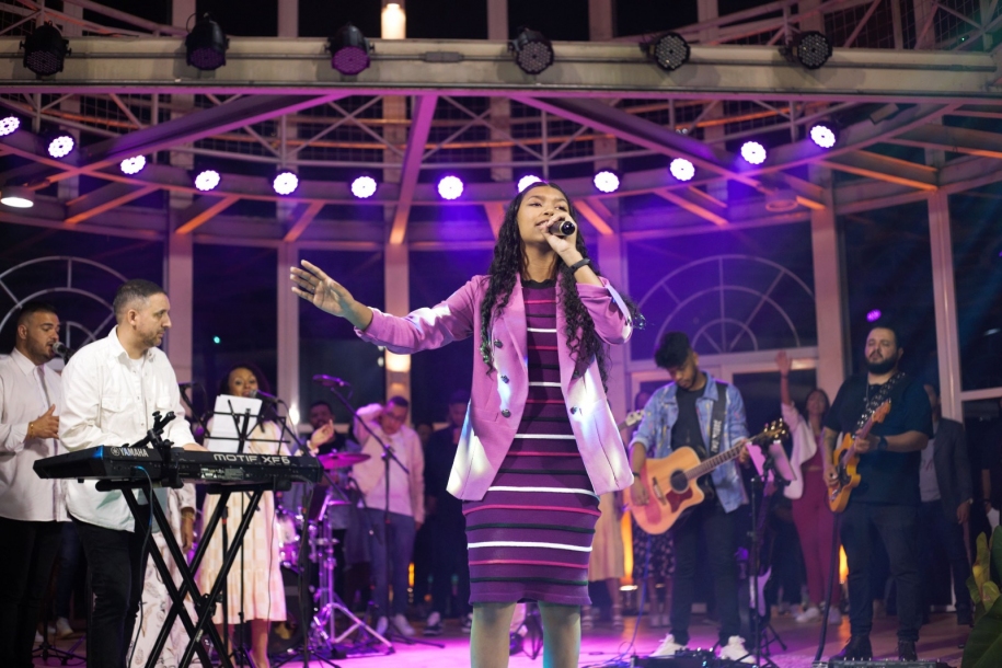 Thayssa Miranda vai lançar três singles na AD BRAS em Cajamar