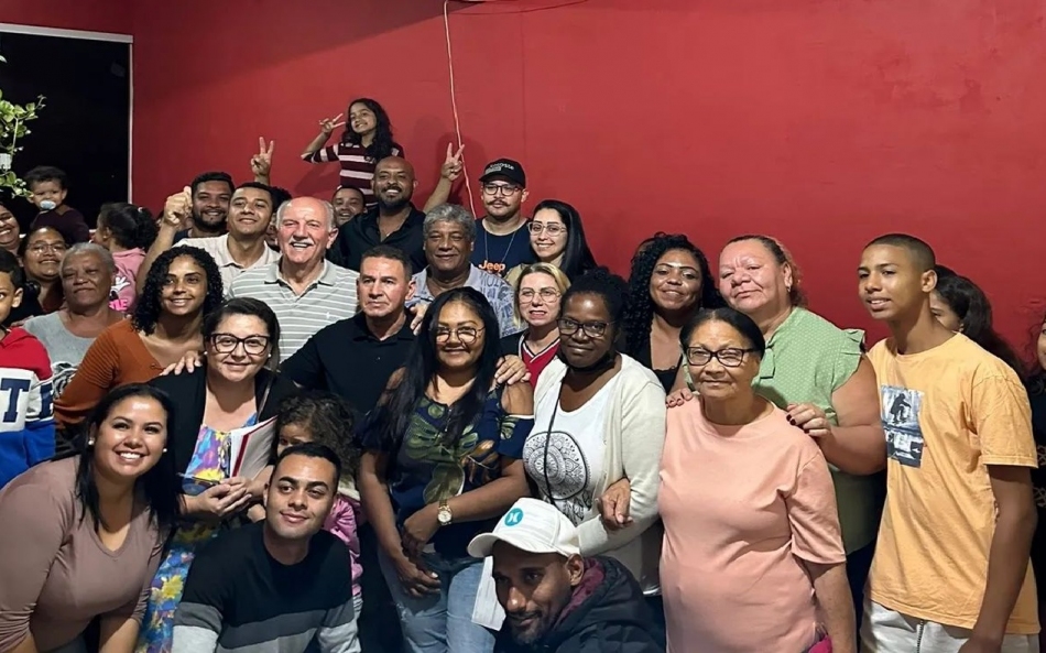 Vice-prefeito Beto Piteri visita moradores do Jardim Belval