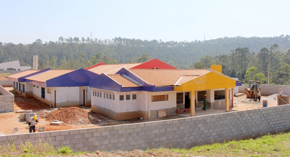 Construção de duas creches no Portal III estão em andamento