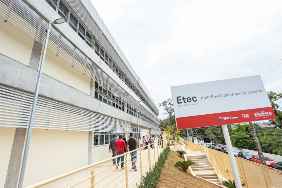 Etecs de Parnaíba abrem processo seletivo para contratação de professores