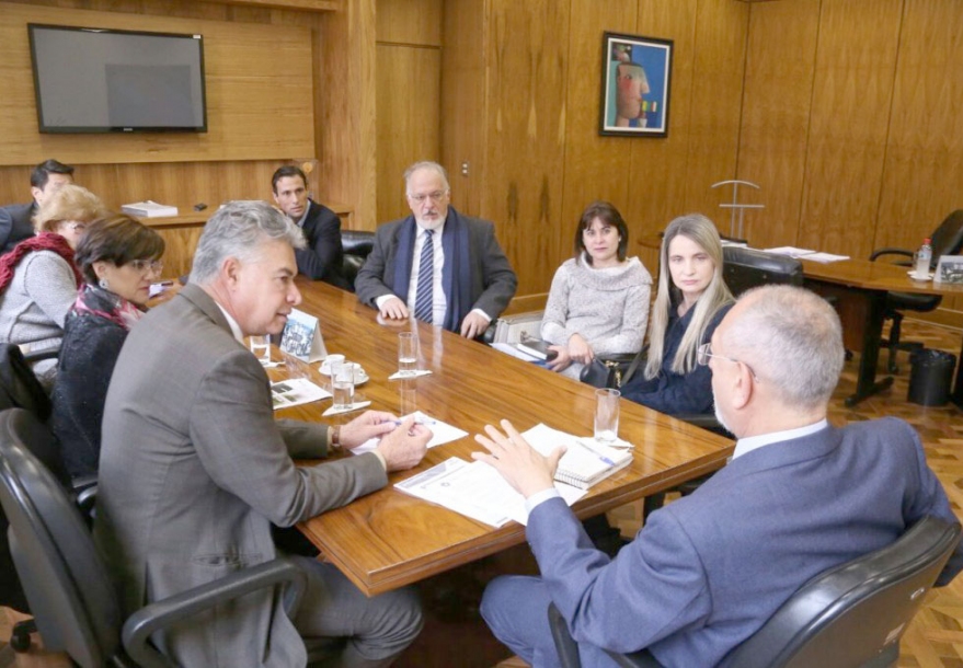 Paula Ribas busca recursos para modernizar escolas de Cajamar