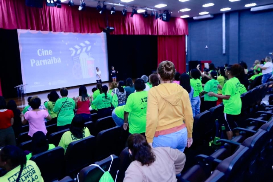 Mulheres do Programa Parnaíba Mais Leve participam do “Cine Parnaíba” 
