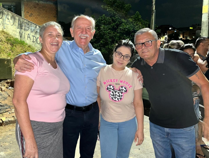Vice-prefeito Beto Piteri visita moradores do Recanto Phrynea