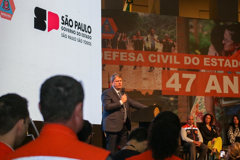 Defesa Civil faz 47 anos e presta homenagem a agentes que socorreram vítimas das chuvas