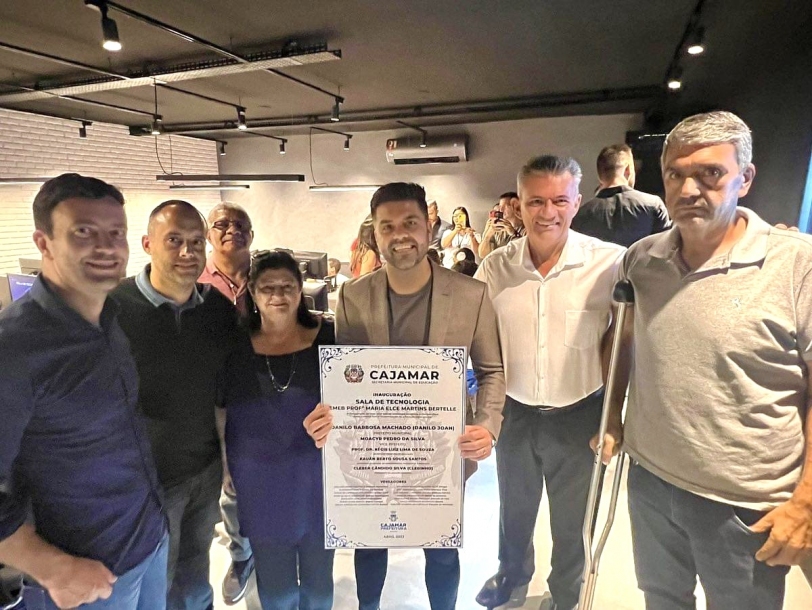 Prefeito Danilo Joan inaugura moderna Sala de Tecnologia na EMEB Maria Elce