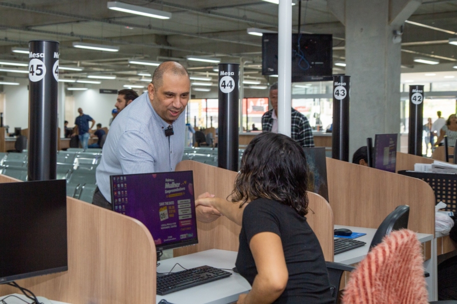 Marcos Tonho visita novo Poupatempo de Santana de Parnaíba