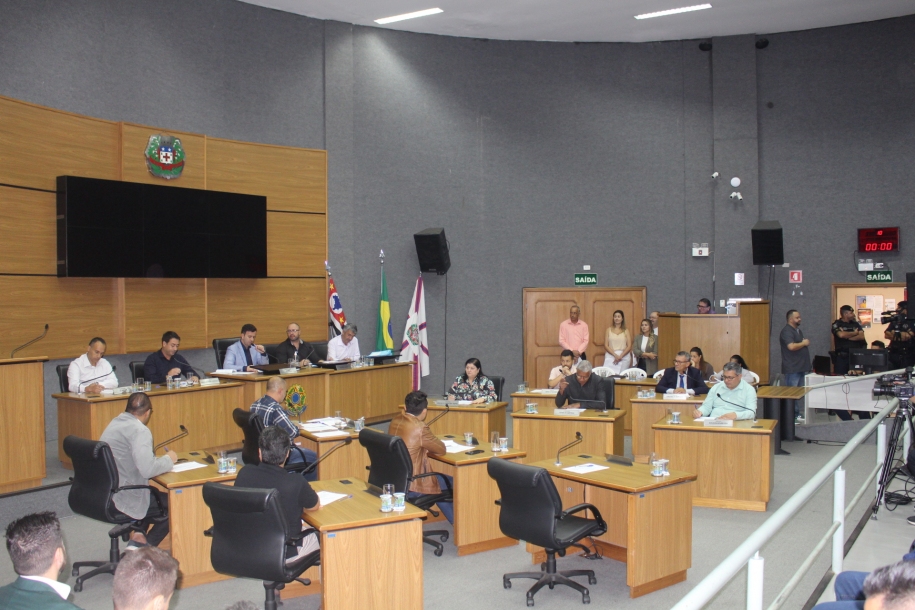 Câmara de Cajamar aprova prioridade de matrícula para filhos de mulher vítima de violência