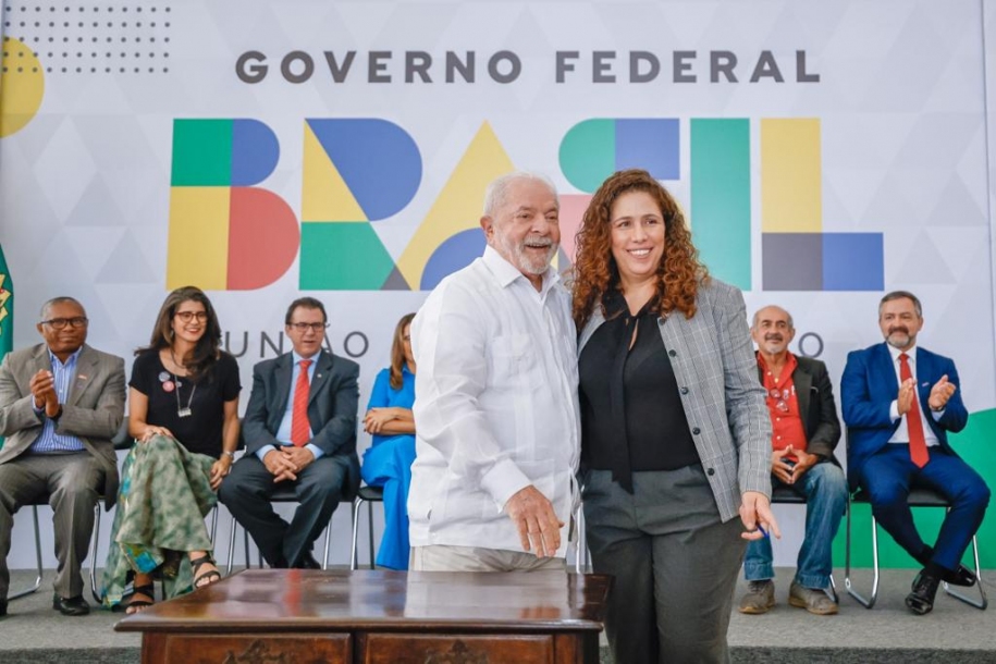 Lula anuncia política de valorização salarial com ganho real