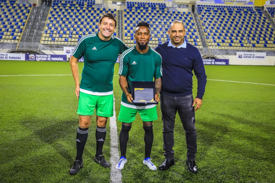 Marcos Tonho prestigia Jogo dos Amigos com Zé Roberto 