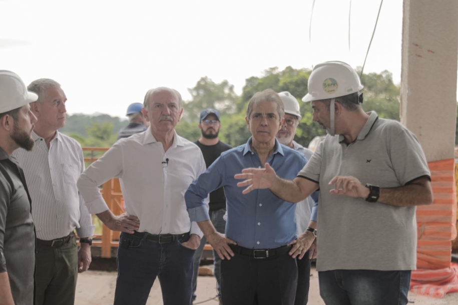 Rubens Furlan e Beto Piteri acompanham obras do novo Hospital Regional 