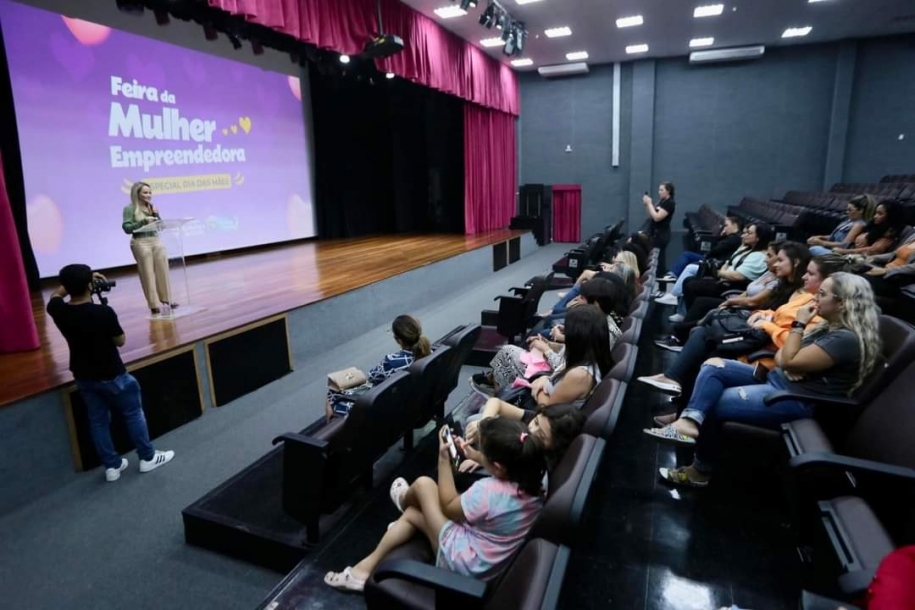 Empreendedoras da Feira da Mulher de Parnaíba participam de encontro de preparação 