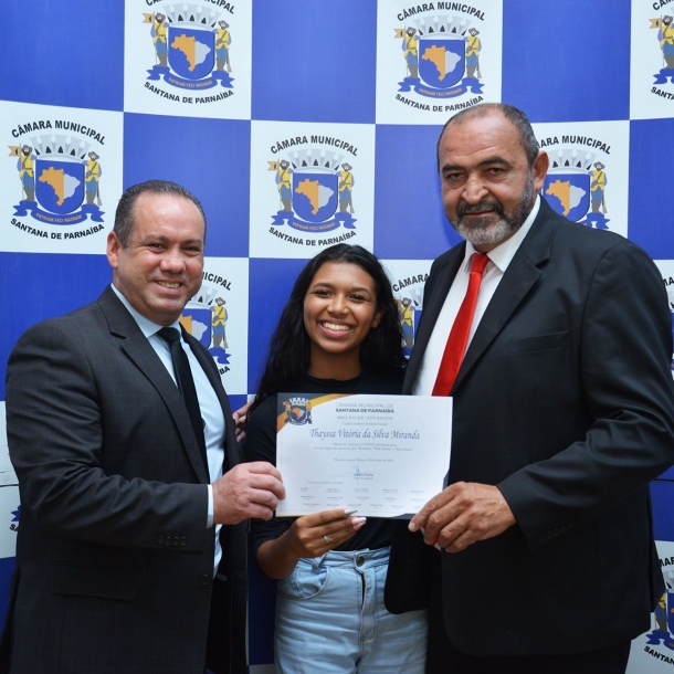 Cantora Gospel é homenageada por parlamentares de Parnaíba 