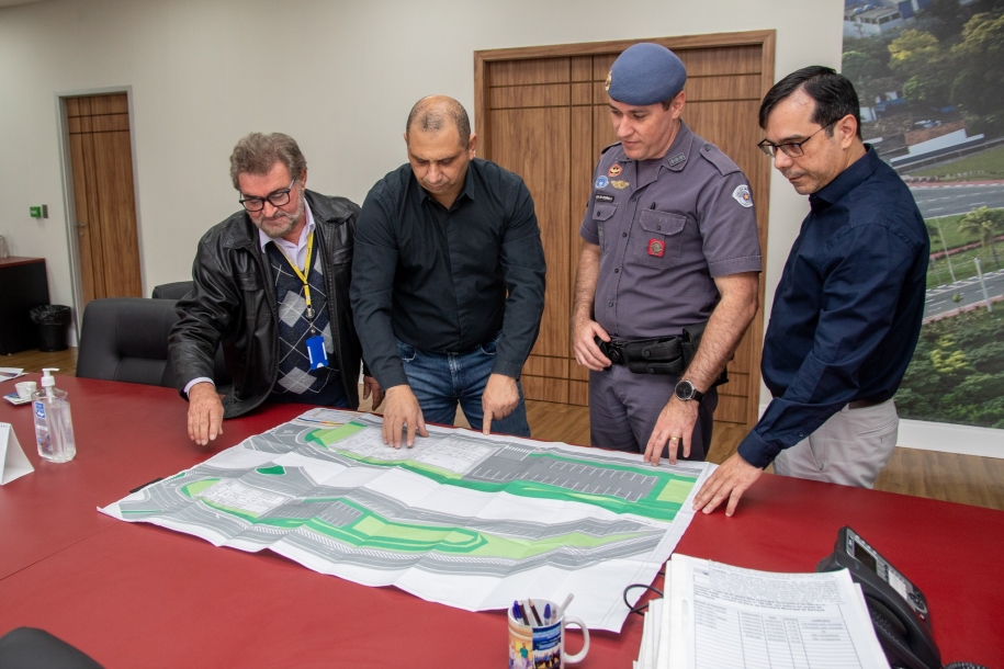 Marcos Tonho discute sobre as obras que estão em andamento do Complexo de Segurança