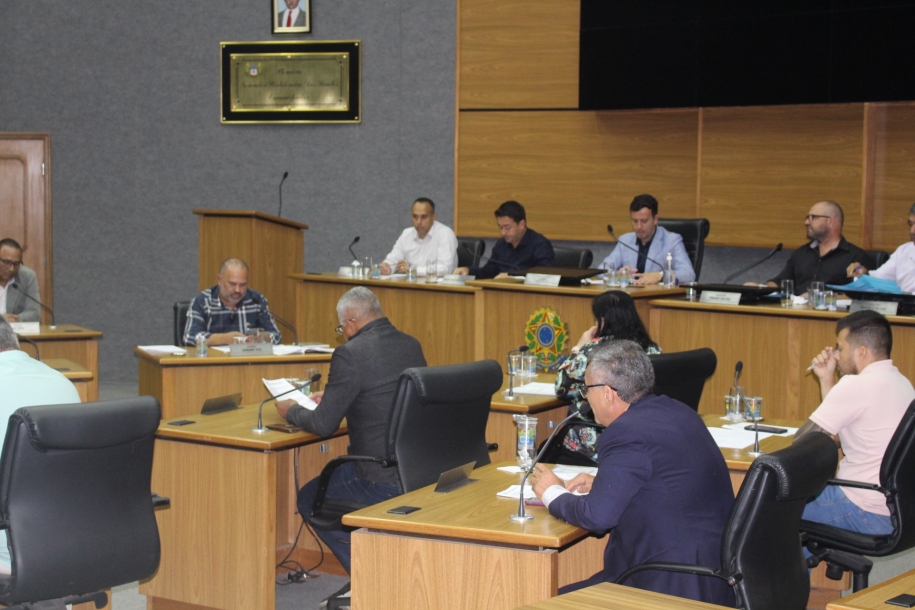 Câmara de Cajamar sugere aquisição de notebooks para salas dos professores nas escolas