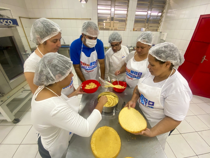 Fundo Social de Cajamar conclui curso de Bolos e Tortas em parceria com o Senac