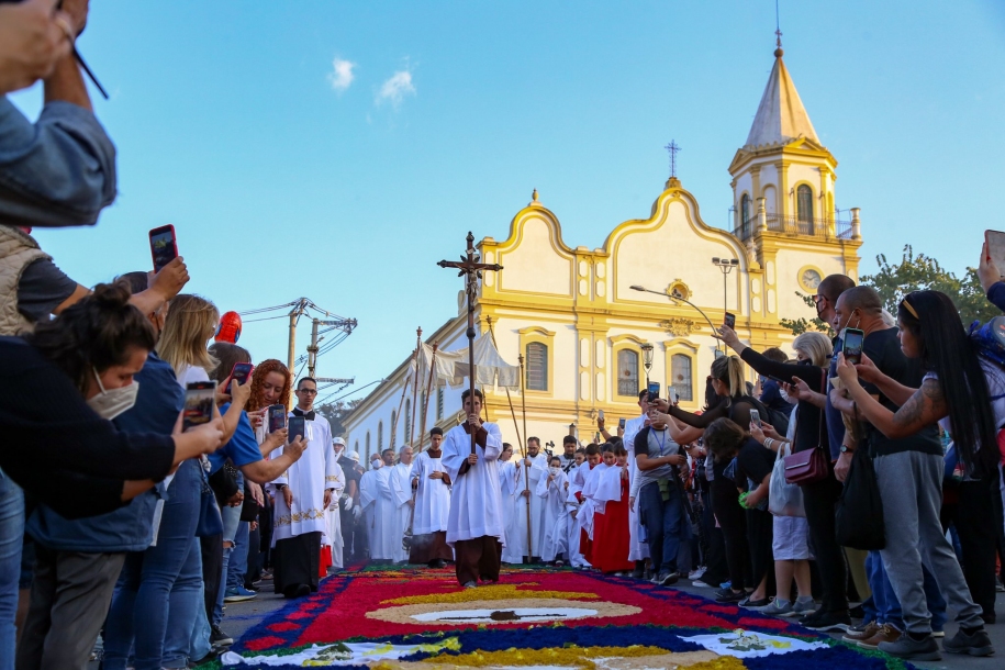 Corpus Christi em Santana de Parnaíba terá tradicional confecção de tapetes pelas ruas