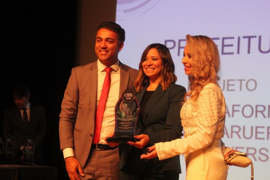 Barueri conquista o Prêmio InovaCidade de 2023 pela Plataforma de Treinamento EAD