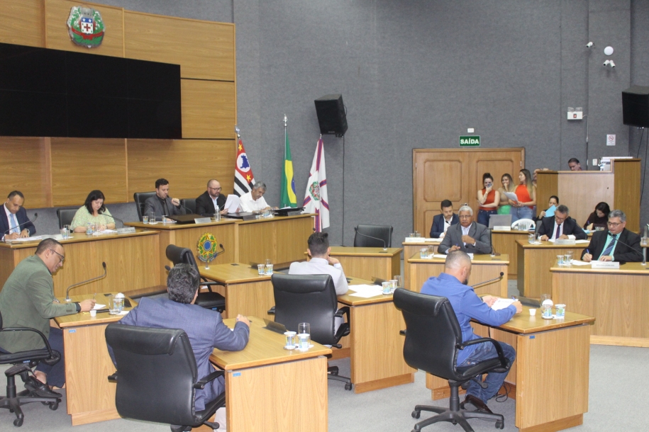 Câmara de Cajamar aborda plano de carreira dos agentes de trânsito e transportes